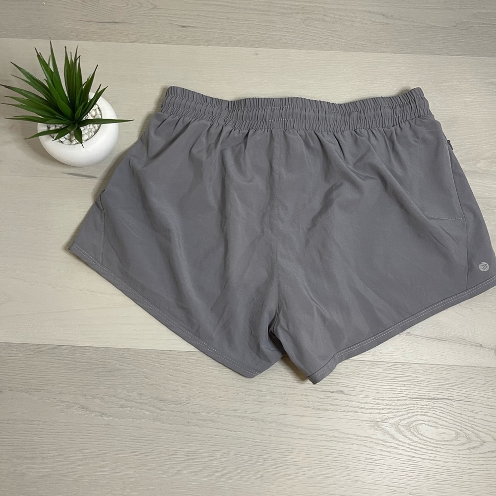 SAVVI Running Shorts - Picture 3 of 4